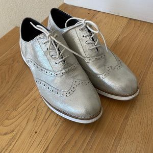 Cole Haan Silver OriginalGrand Oxfords. Size 8.5. Lightly worn.